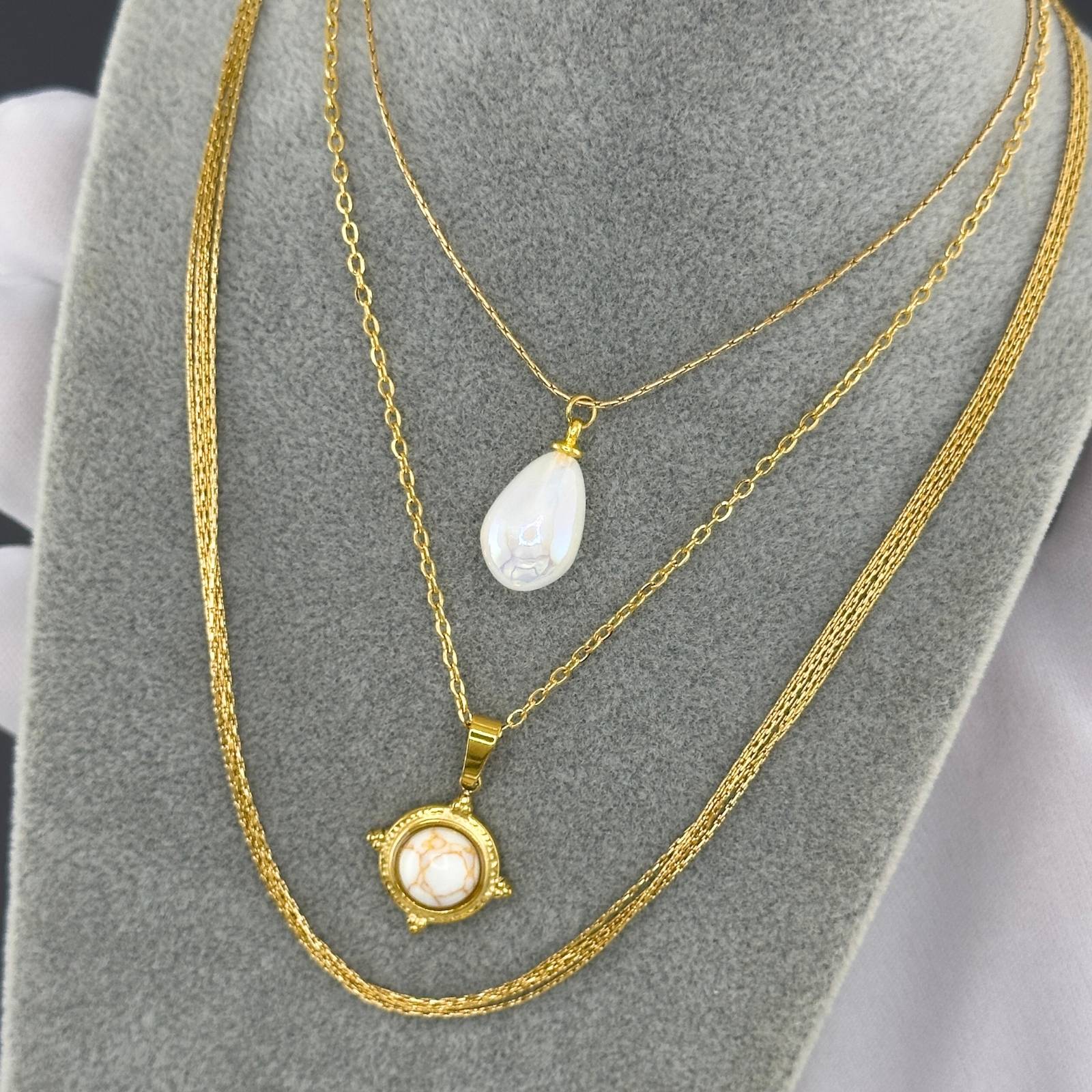 Elara Pearl Drop Necklace – 18K Gold Plated