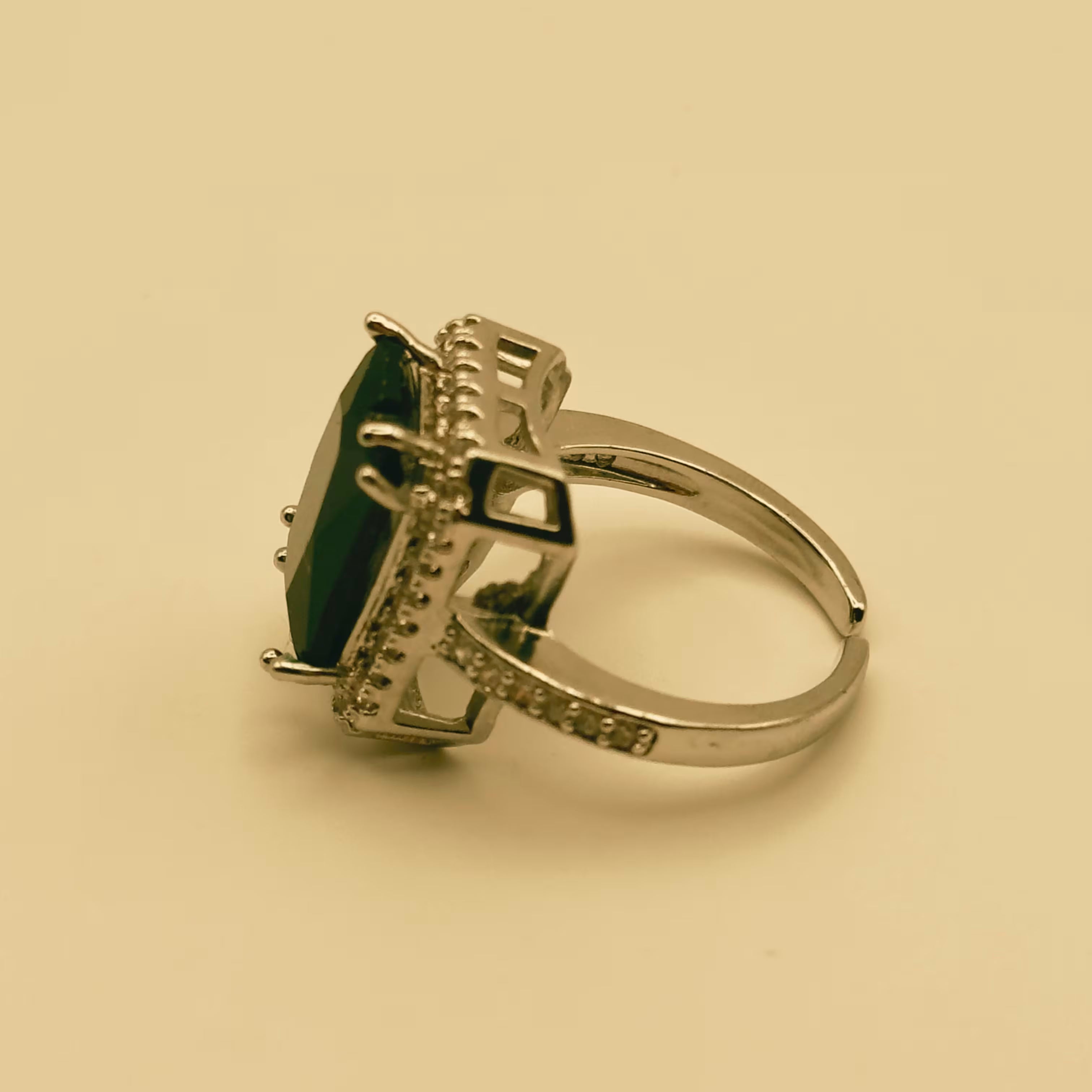 Emira Ring Main image
