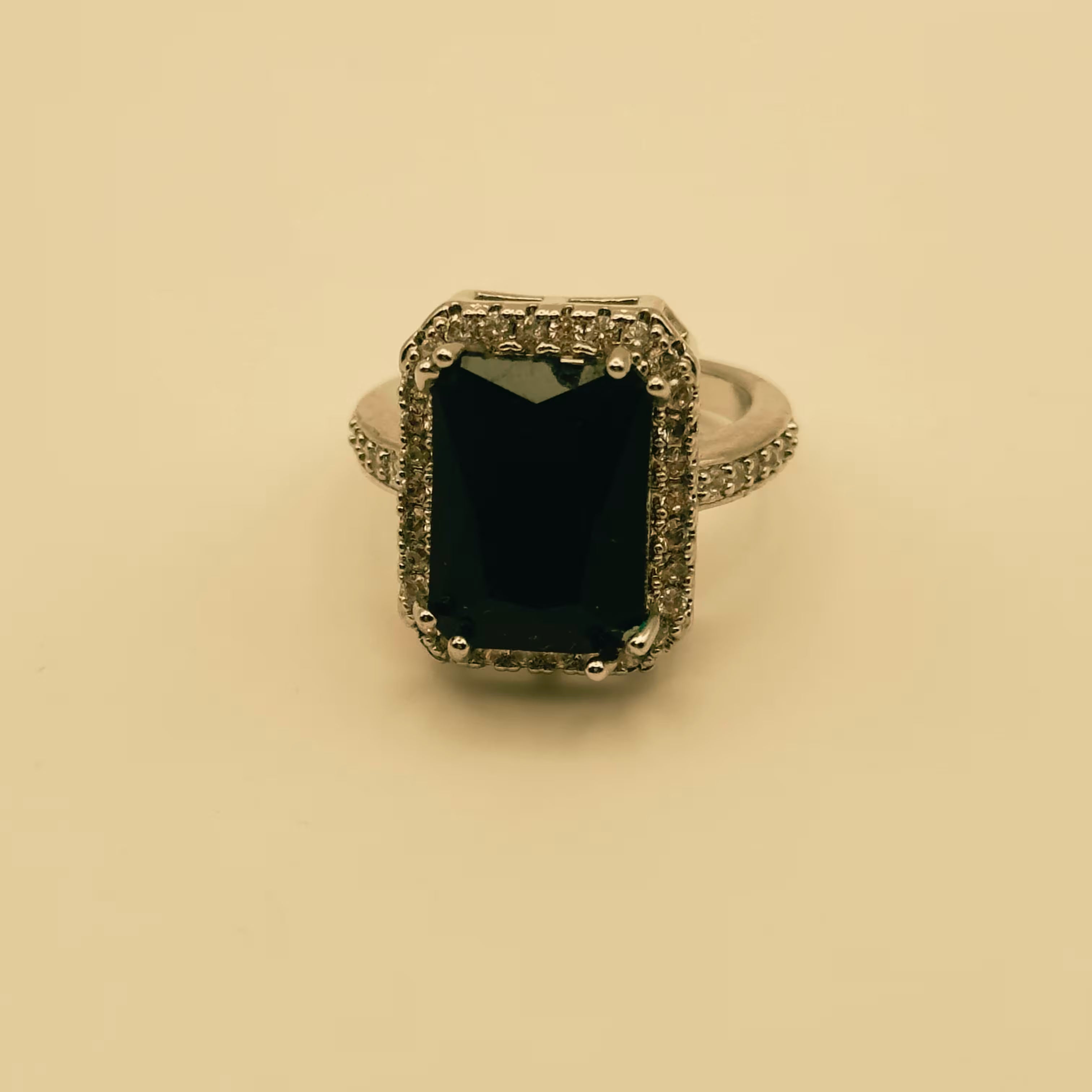 Emira Ring Secondary image