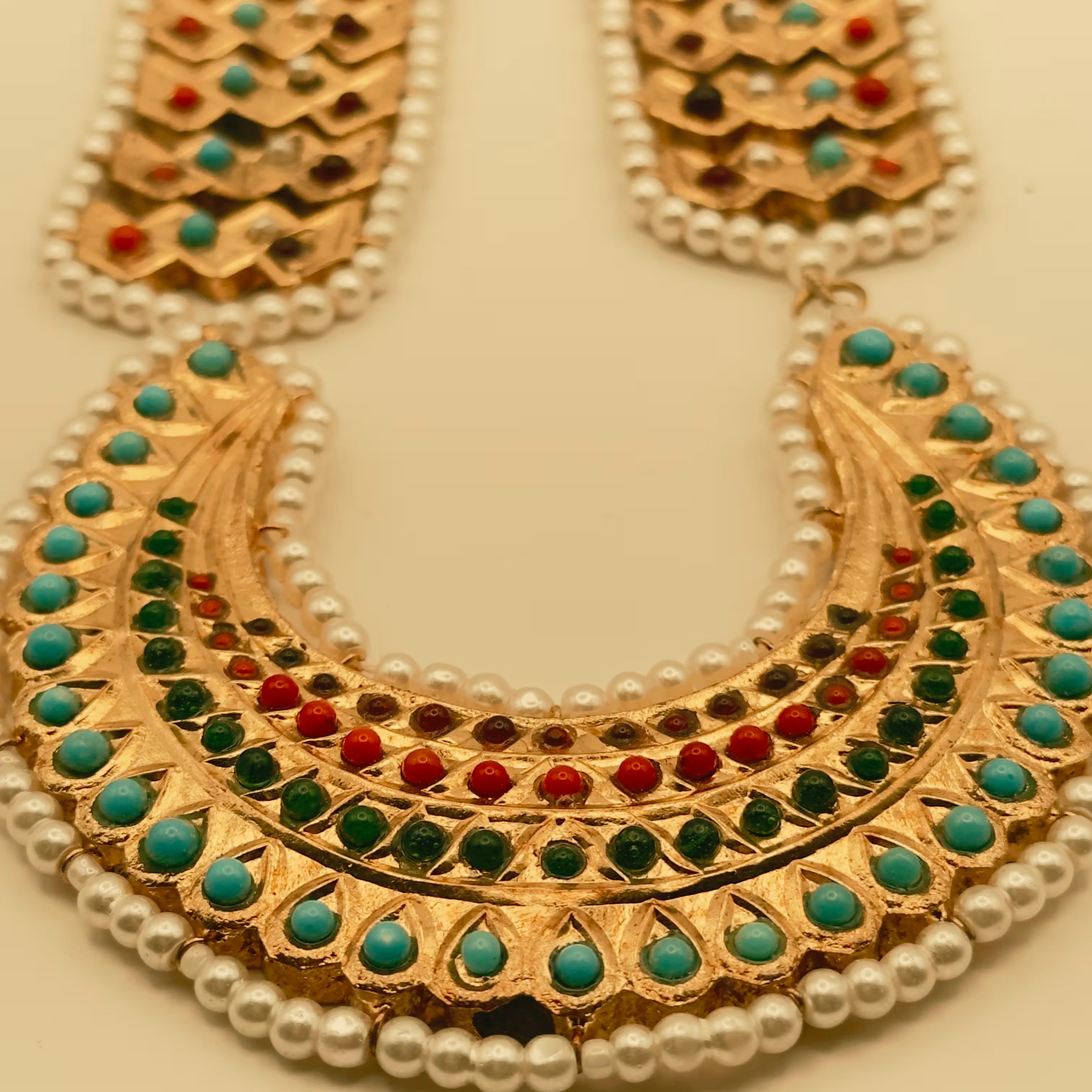 Noora Collar Necklace