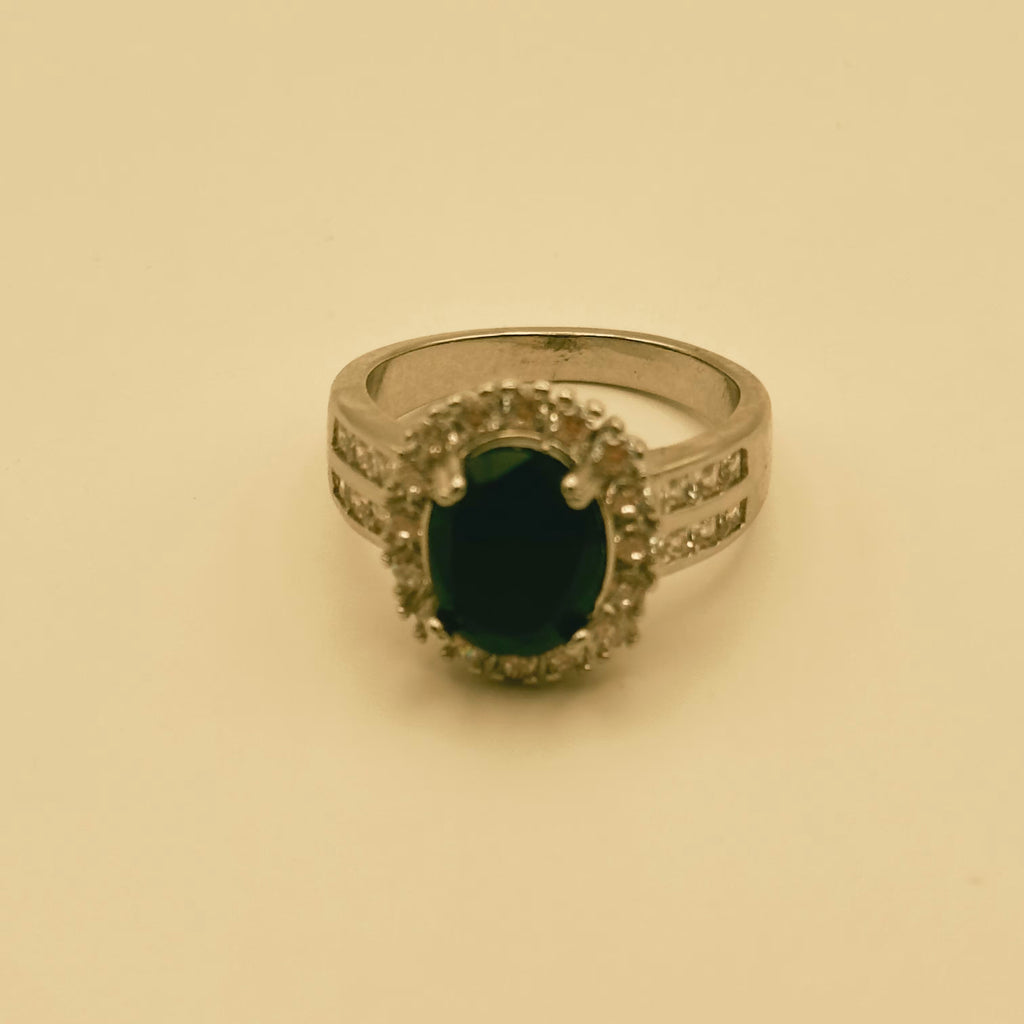 Ovalia Ring