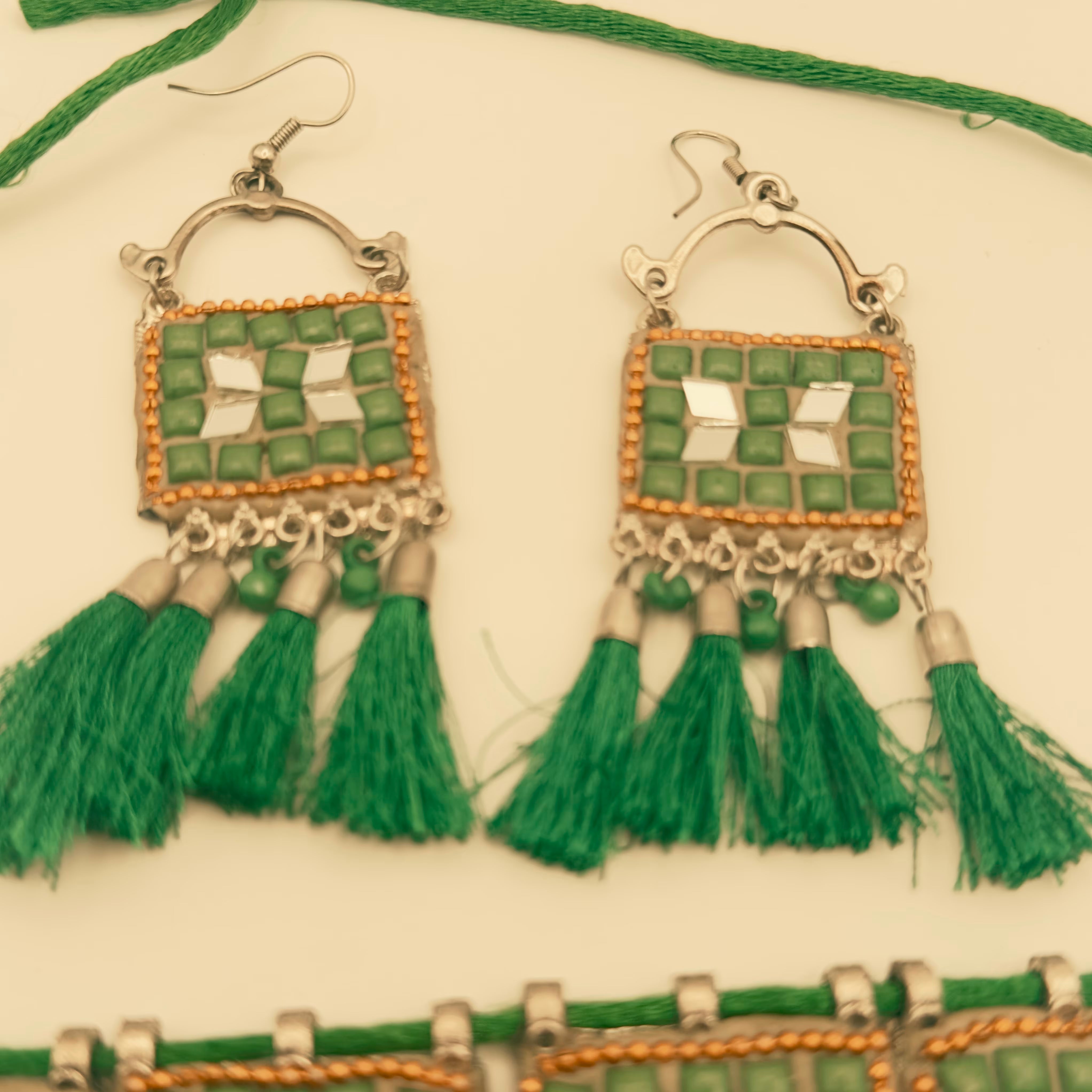 Triva Set – Necklace & Earrings Secondary image