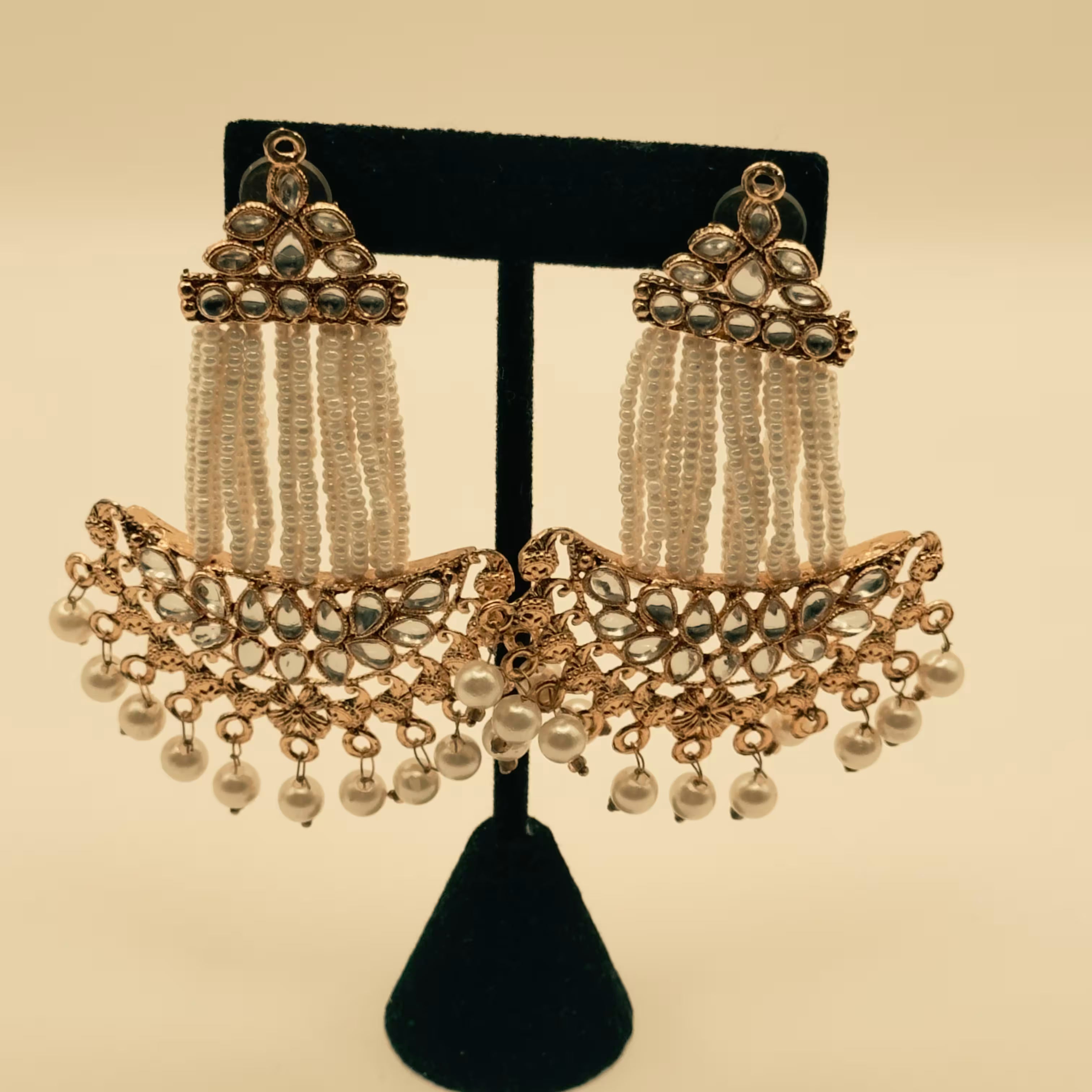 Zyra Frame Earrings Main image